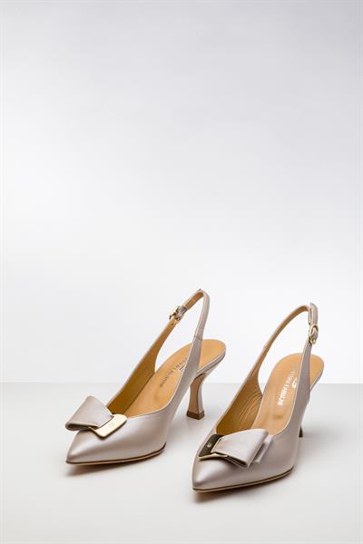 Bej Renkli Deri Topuklu Ayakkabı