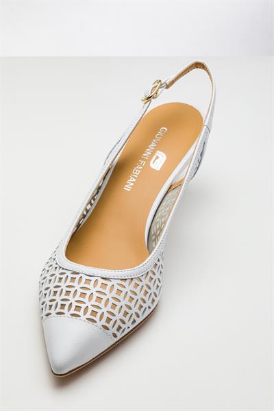 Beyaz Renkli Deri Topuklu Ayakkabı