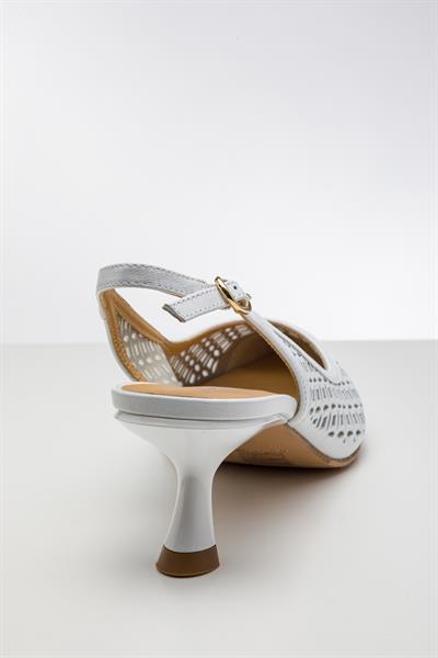 Beyaz Renkli Deri Topuklu Ayakkabı