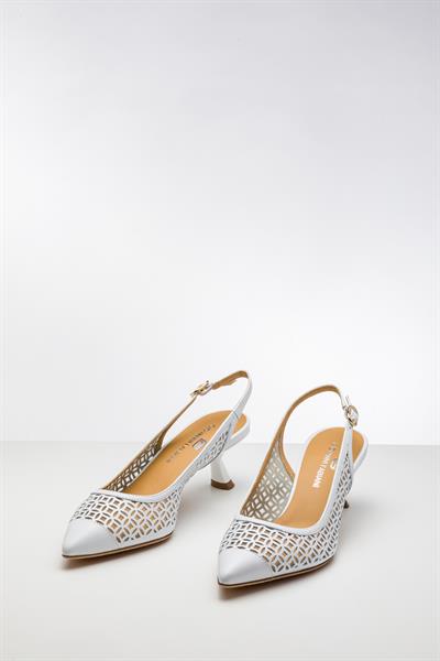 Beyaz Renkli Deri Topuklu Ayakkabı