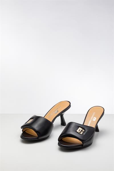 Siyah Renkli Deri Terlik