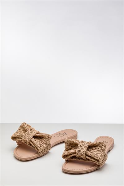 Bej Rengi Fiyonklu Terlik