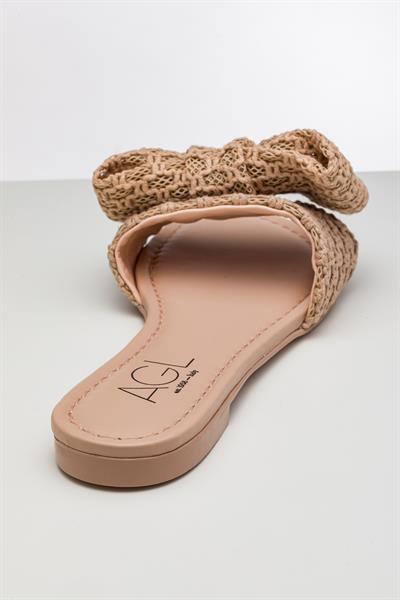 Bej Rengi Fiyonklu Terlik