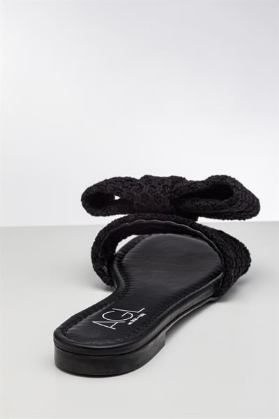 Siyah Renkli Fiyonklu Terlik