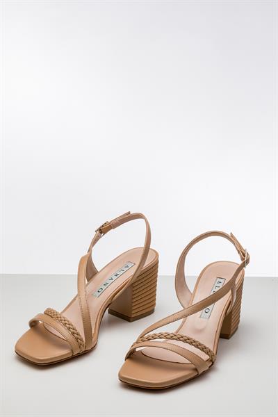 Bej Renkli Kalın Topuklu Ayakkabı