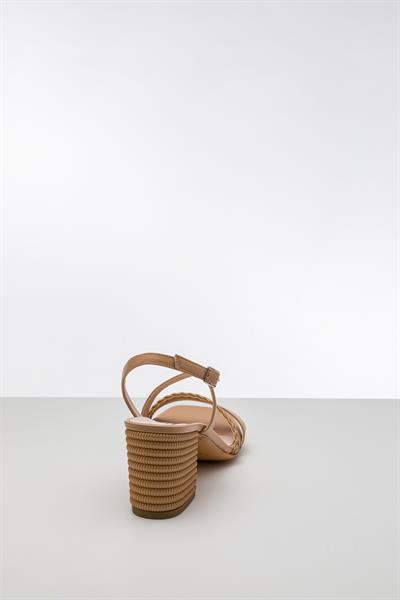 Bej Renkli Kalın Topuklu Ayakkabı