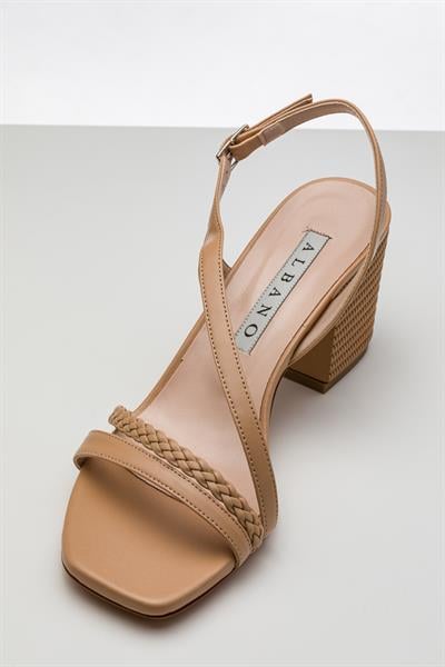 Bej Renkli Kalın Topuklu Ayakkabı