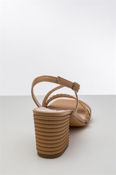 Bej Renkli Kalın Topuklu Ayakkabı