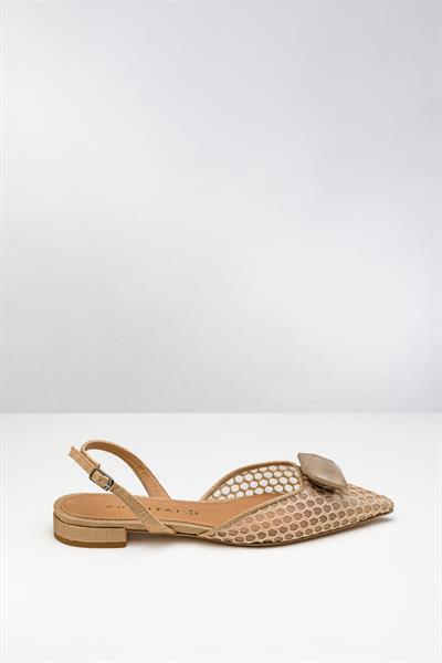Bej Aksesuarlı Sandalet