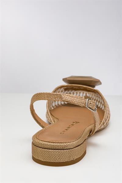 Bej Aksesuarlı Sandalet