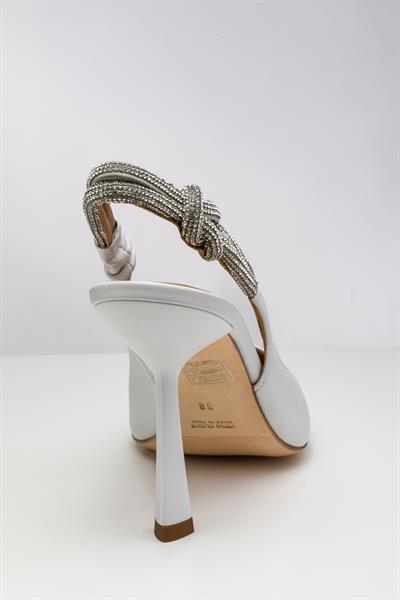 Beyaz Deri Topuklu Ayakkabı