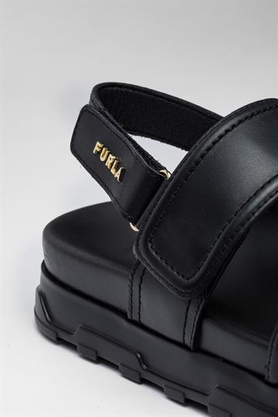 Siyah Renkli Deri Sandalet