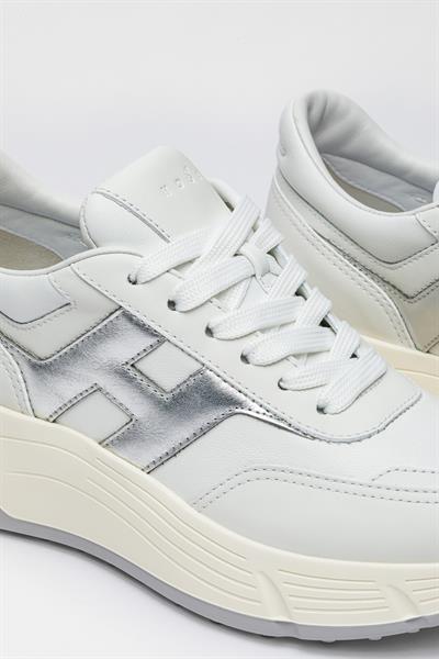 Beyaz Renkli Deri Sneaker