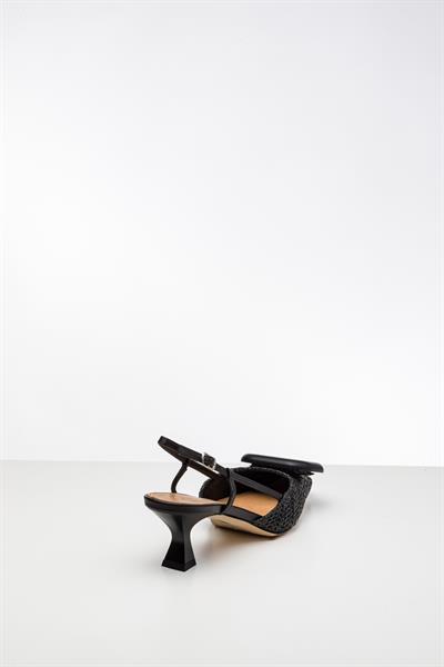 Siyah Ahşap Aksesuarlı Topuklu Ayakkabı