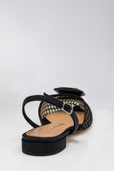 Siyah Aksesuarlı Sandalet