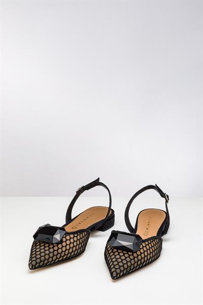 Siyah Aksesuarlı Sandalet