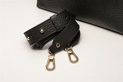 Siyah Renkli Tasarım Çanta