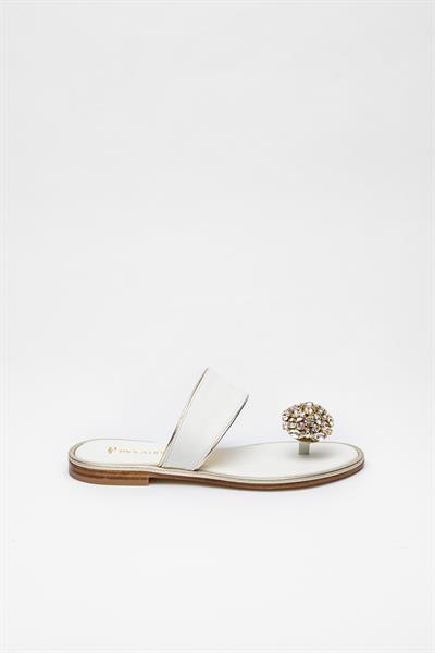 Kırık Beyaz Renkli Kristal Aksesuarlı Terlik