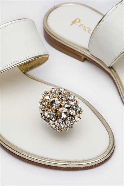 Kırık Beyaz Renkli Kristal Aksesuarlı Terlik