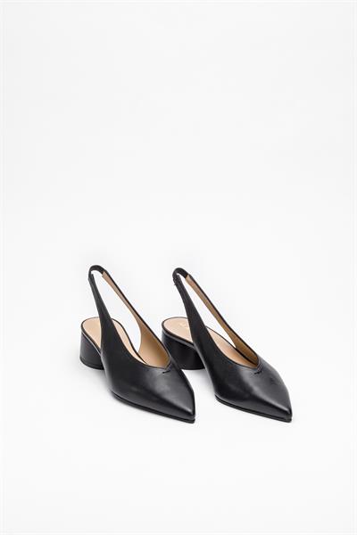 Siyah Kısa Topuklu Deri Ayakkabı