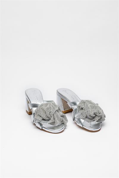 Gümüş Rengi Kalın Topuklu Terlik