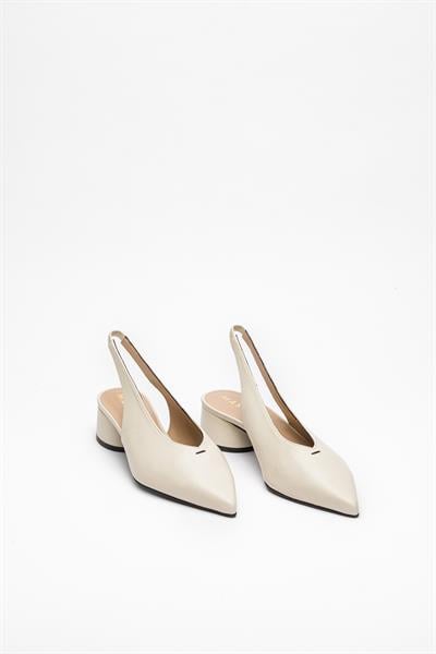 Krem Rengi Kısa Topuklu Deri Ayakkabı