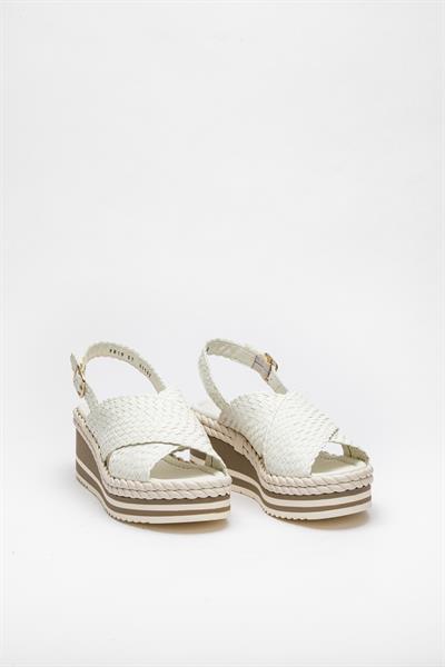 Krem Renkli Deri Dolgu Topuk Sandalet