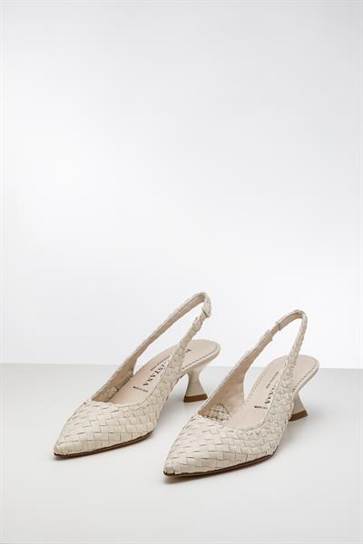 Krem Rengi Topuklu Deri Ayakkabı