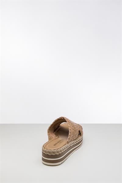 Bej Rengi Örgü Deri Terlik