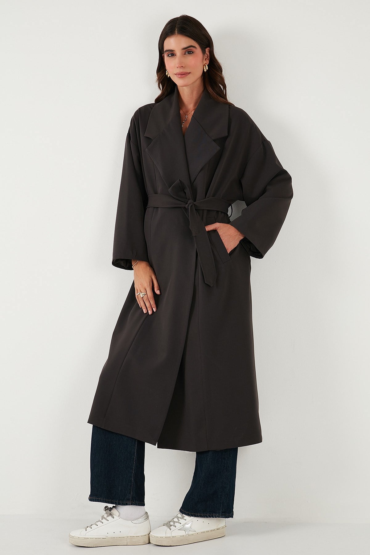 Lela Oversize Fit Kruvaze Yaka Kuşaklı Astarlı Bayan Trençkot
