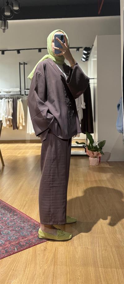 ÖNÜ DÜĞME DETAYLI TAKIM