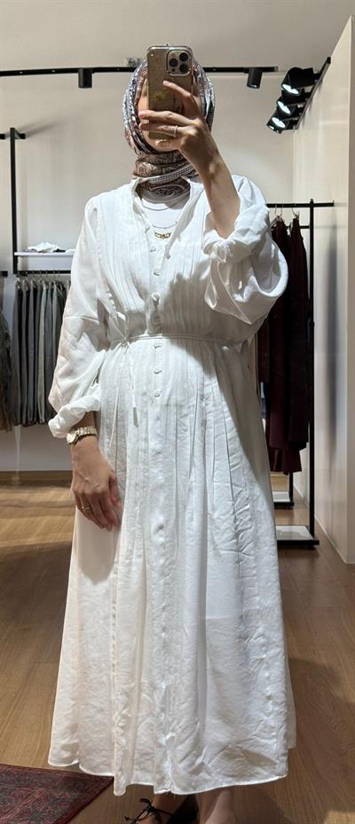 ÖNÜ MERVÜRLÜ ELBİSE