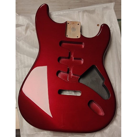 American Alder 3 Parça Strat Gövde Metallic Red
