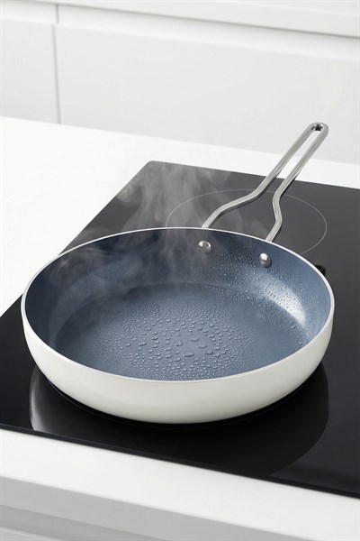 Taç Sera Feel Yanmaz Yapışmaz Seramik Tava 24 Cm / Beyaz