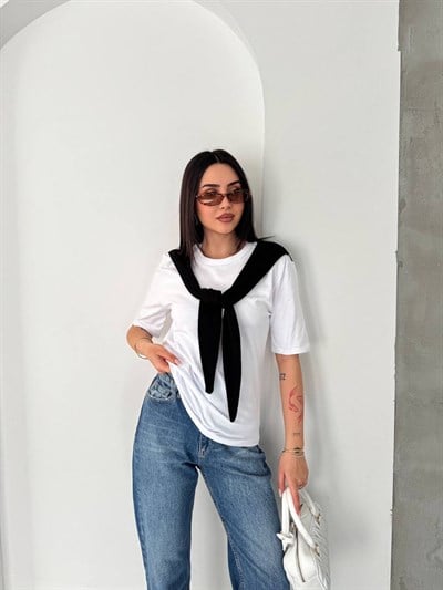 Omuz Şal Bağlama Detaylı T-Shirt