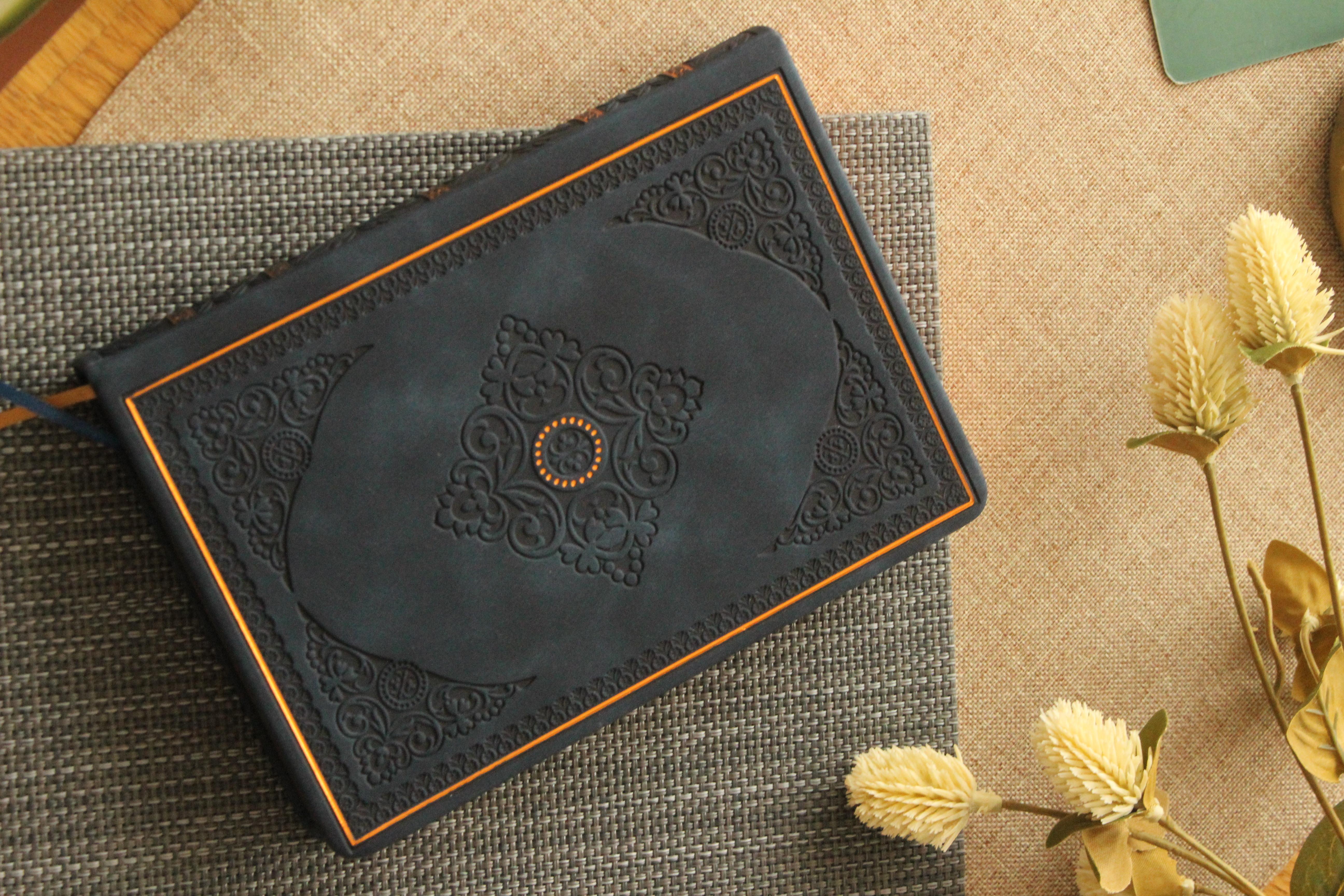 洋書 shaped Tapestry nova-crafts-a6-lacivert-