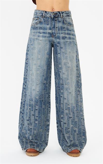 Jakarlı Eskitme Denim Pantolon Mavi