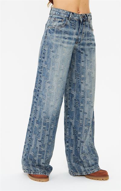 Jakarlı Eskitme Denim Pantolon Mavi