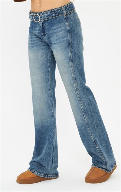 Kemerli Likralı Orta Mavi Denim Pantolon