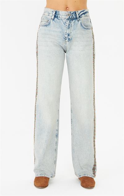 Kenarı Nakışlı Açık Mavi Denim Pantolon
