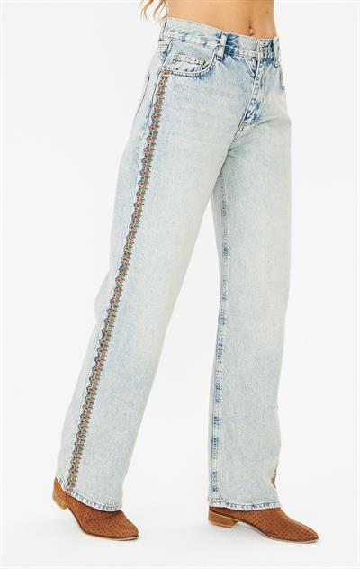 Kenarı Nakışlı Açık Mavi Denim Pantolon