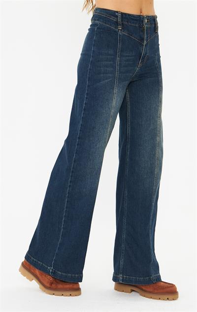 Ön Conta Detaylı Koyu Mavi Denim Pantolon