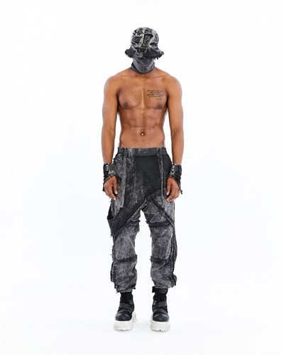 SPLIT ZIP PANTS