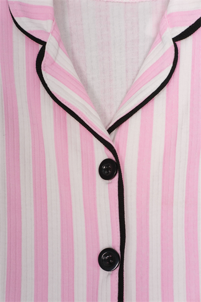 443100 Pembe Çizgili Yakalı Pijama Takım