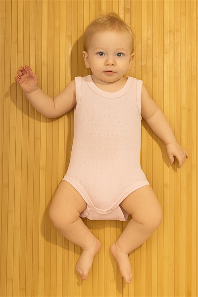 Gözenekli Dokuya Sahip Pamuklu Askılı Bebek Body Pembe