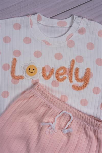 Puantiyeli “Lovely” Yazılı Kız Bebek Takımı Yavruağzı