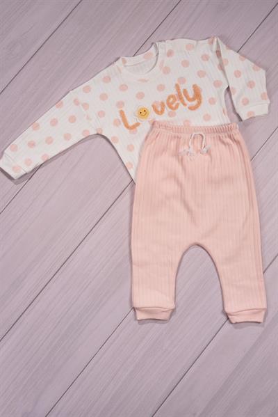 Puantiyeli “Lovely” Yazılı Kız Bebek Takımı Yavruağzı