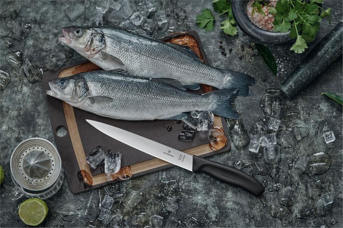 ​​​​Victorinox 6.8713.20B 20cm Siyah Fileto Bıçağı, Blisterli Paket