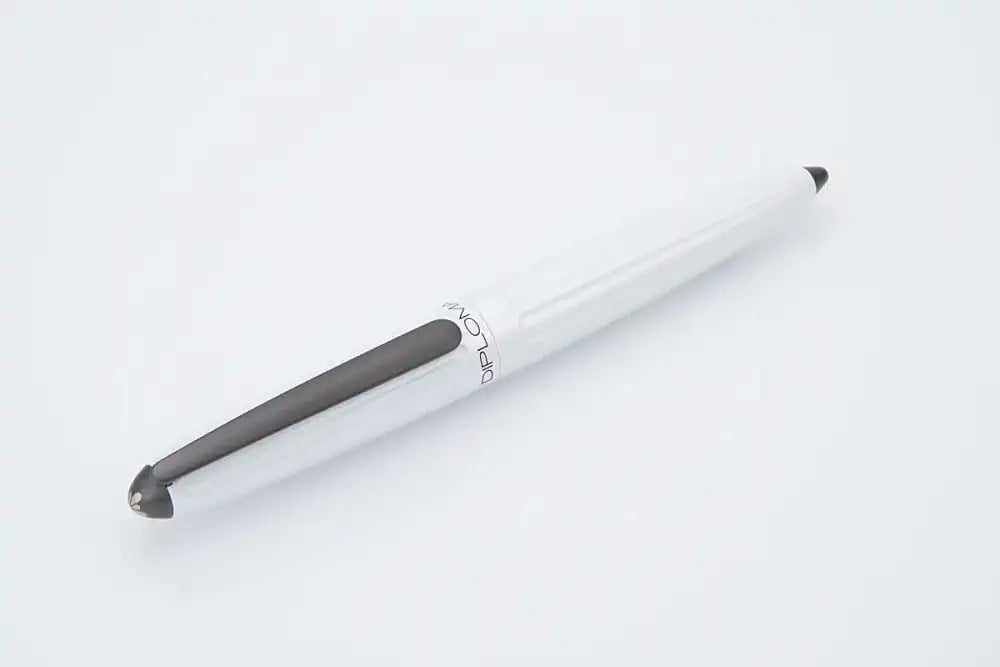 Diplomat 40321023 Aero Pearl White Dolmakalem, F Uç