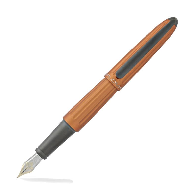 ​​​​​​​Diplomat D40302015 Aero Turuncu Dolma Kalem, Medium 14K Altın Uç